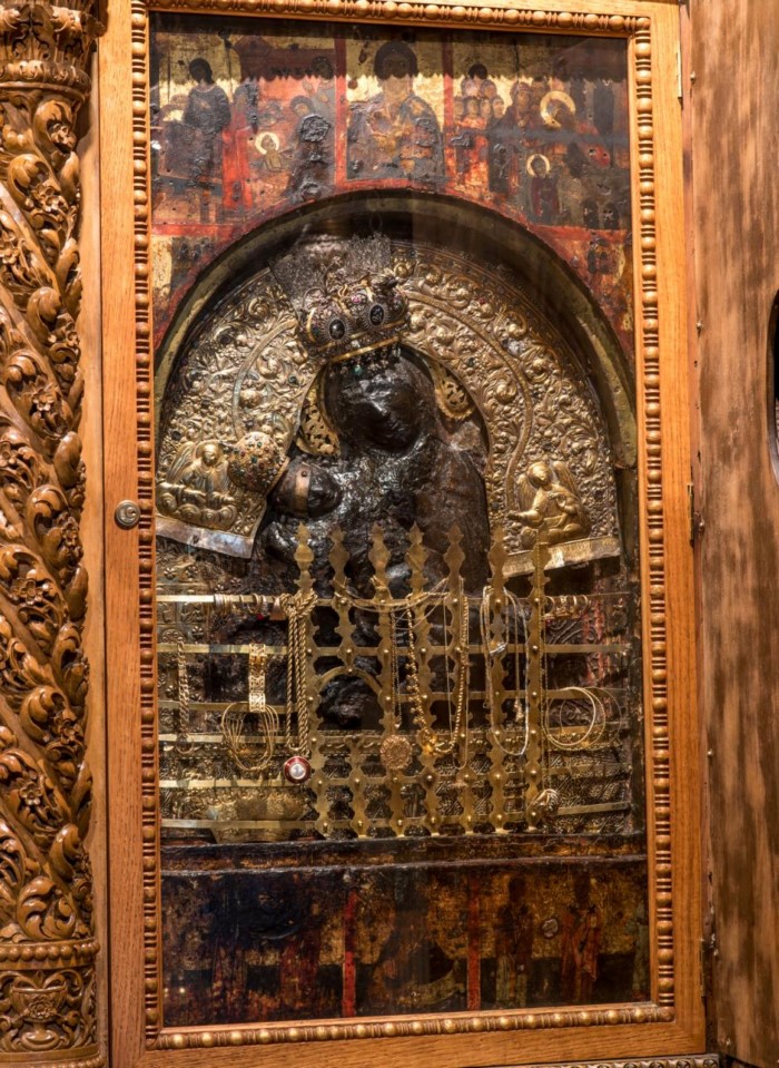 Ζαχλωρού: Ένα χωριουδάκι-κόσμημα και ένα τρένο που κάνει κάθε μέρα την ομορφότερη διαδρομή