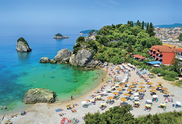 Η παραλία Πίσω Κρυονέρι στην Πάργα.