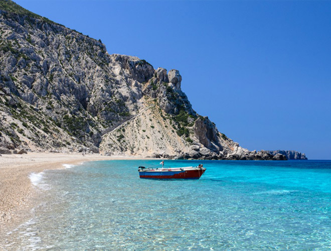 Οι ωραιότερες στην Ελλάδα: Γι' αυτές τις 2 παραλίες αξίζει να κατέβεις 450 σκαλοπάτια (Pics)