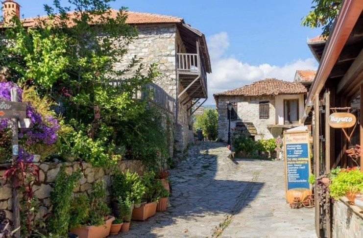 Όπου κι αν πας το καλοκαίρι, όπως στο χωριό σου δε θα ζήσεις πουθενά 