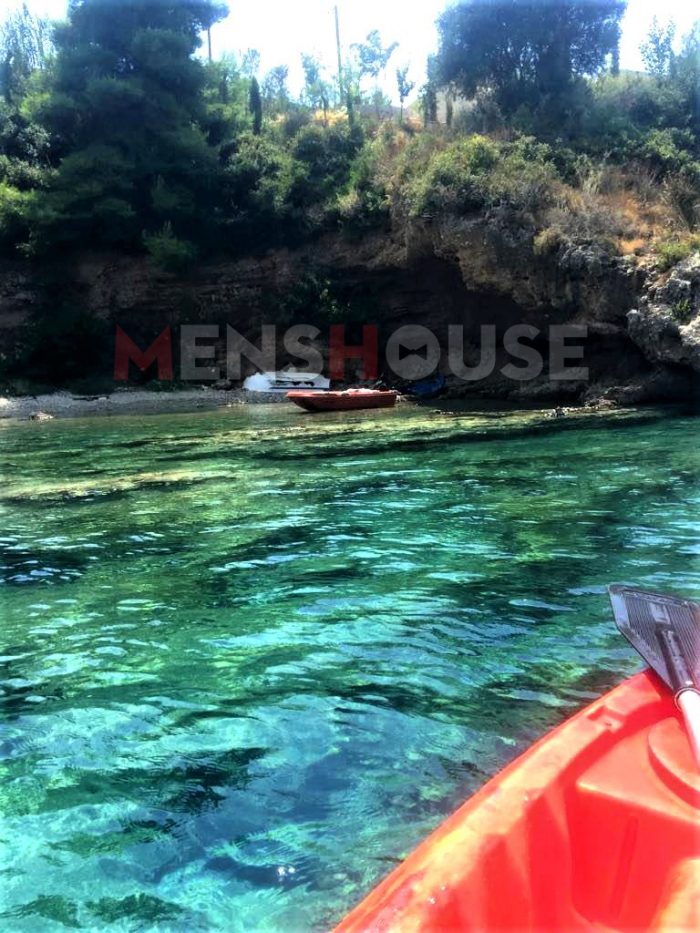 2,5 ώρες, 27,5 ευρώ: Η ελληνική παραλία-όνειρο που απαγορεύονται οι ρακέτες (Pics)