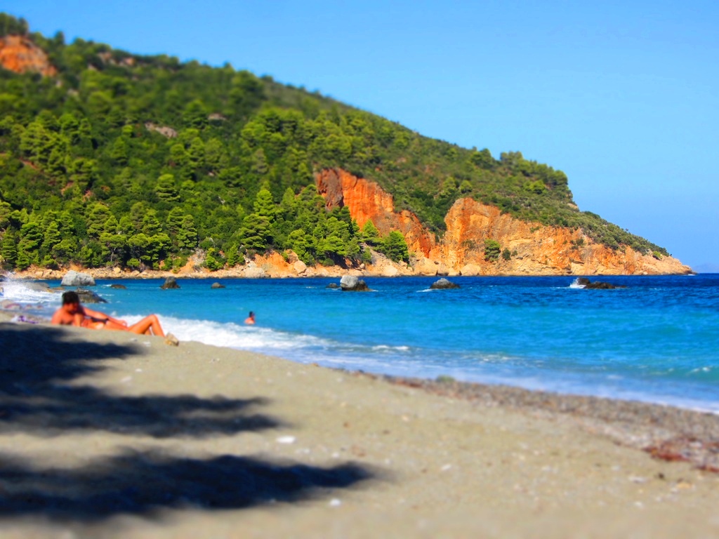 Σπεύσατε! Οι 5 ωραιότερες παραλίες γυμνιστών στην Ελλάδα (Pics)