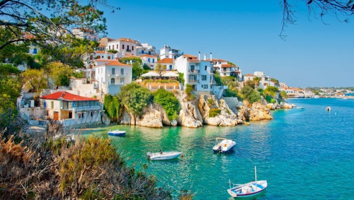 Πάνω και απ’ τις Σεϋχέλλες: Το πιο αναπτυσσόμενο ελληνικό νησί με τις καλύτερες παραλίες στον κόσμο το 2020