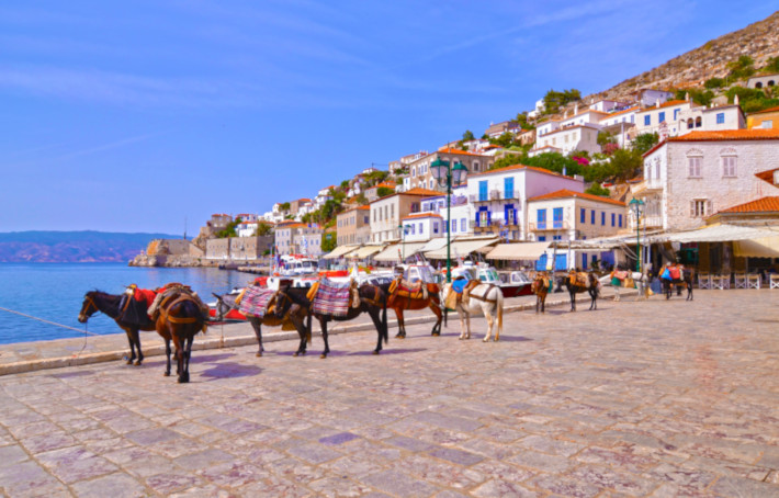 Ύδρα: Το νησί - καρτ ποστάλ που αιχμαλωτίζει όλες τις αισθήσεις σου