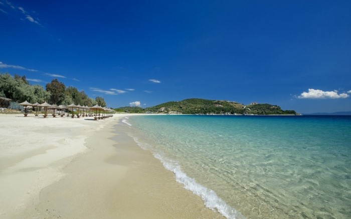 Αμμουλιανή: Τα πάντα για το ελληνικό νησάκι με τις εξωτικές παραλίες που το αποκαλούν «Μύκονος του Βορρά”