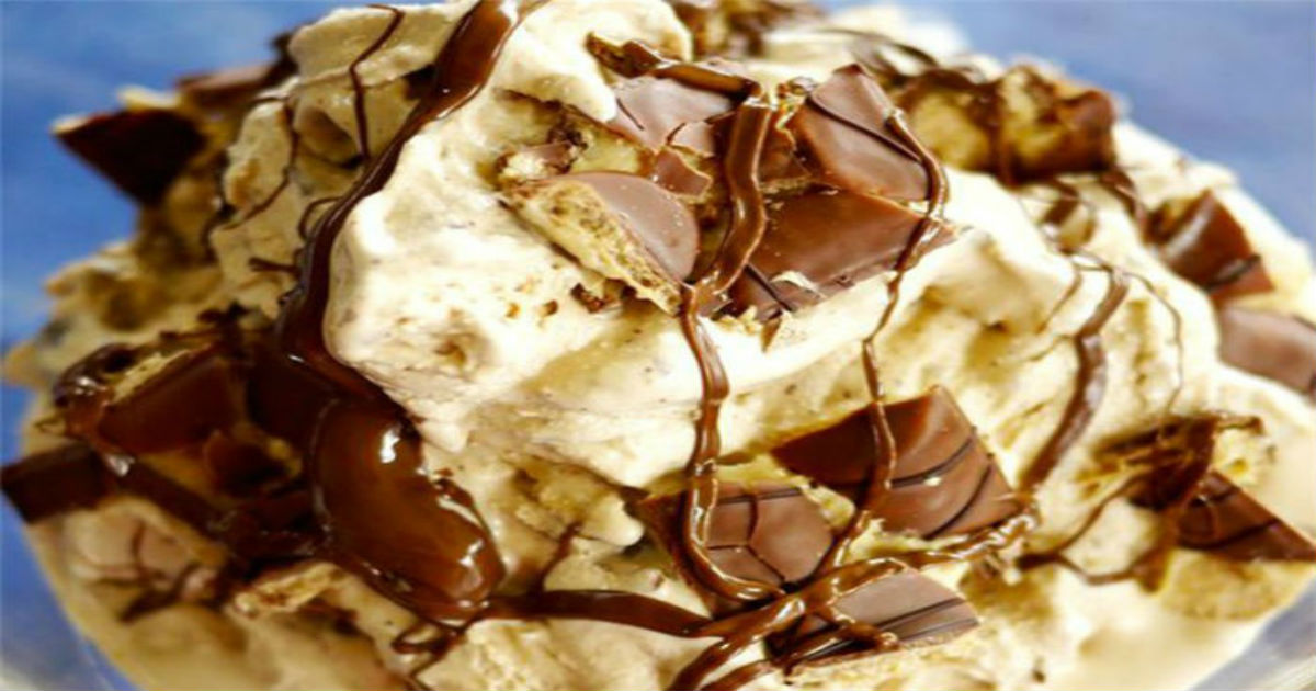Σπιτικό παγωτό kinder bueno: Φτιάξε απλά και γρήγορα την καλύτερη Αυγουστιάτικη συνταγή παγωτού