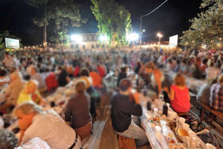Χανιά: Πέρασαν χειροπέδες σε άτομα σε εκδήλωση
