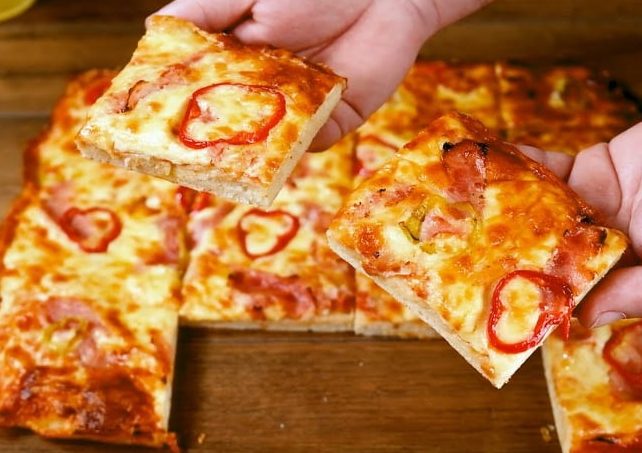 Πίτσα της τεμπέλας: Πίτσα για αρχάριους, έτοιμη σε χρόνο ρεκόρ