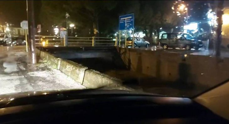 Κακοκαιρία Σάμος: Πλημμύρισε το Καρλόβασι - Κλειστά τα σχολεία