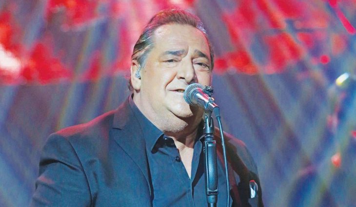 Βασίλης Καρράς: Άφησε το τραγούδι και έγινε αγρότης