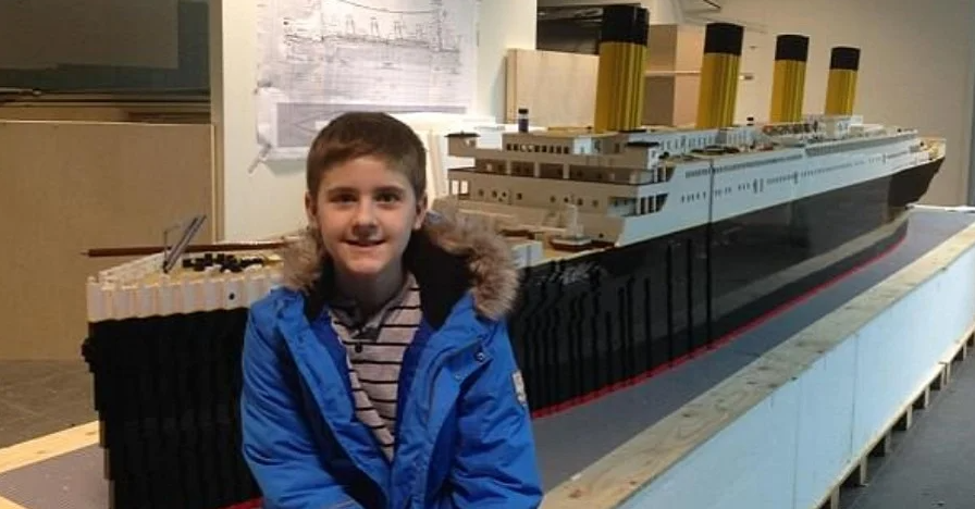 Πιτσιρίκος 15 ετών με αυτισμό, δημιούργησε τον Τιτανικό με τουβλάκια Lego