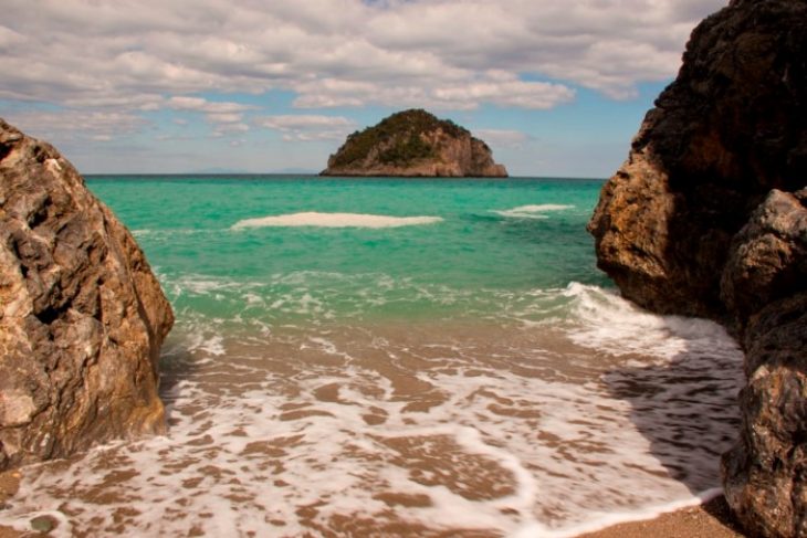 Χιλιαδού: Παράδεισος 140χλμ από την Αθήνα
