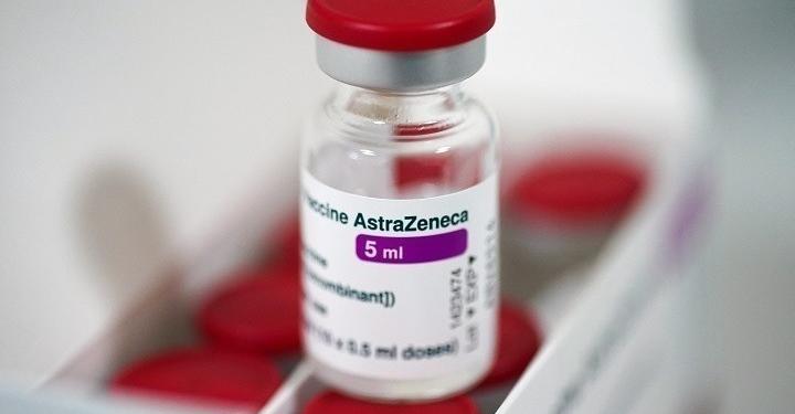 Αλβανία: Έφθασαν στα Τίρανα 20.000 εμβόλια Astrazeneca που δώρισε η Ελλάδα