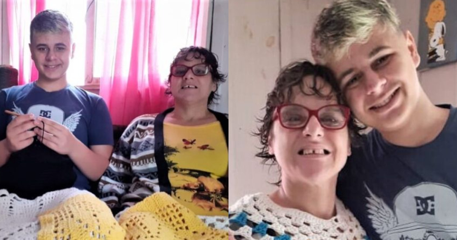 Νεαρός πλέκει υφαντά με βελονάκι για να μπορέσει να βοηθήσει την ανάπηρη μητέρα του