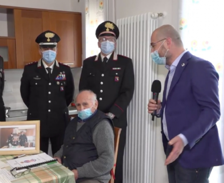 94χρονος παππούς: Κάλεσε την αστυνομία γιατί ένιωθε μόνος