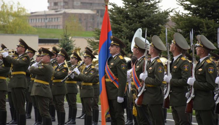 Τιμή και περηφάνια: Αρμένιοι τραγουδούν στην Τουρκία το η «Η Ελλάδα ποτέ δεν πεθαίνει, δεν τη σκιάζει φοβέρα καμιά»