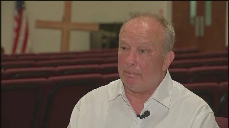Αληθινή ιστορία: Πατέρας έσωσε τη ζωή του γιου του εισβάλλοντας με όπλο μέσα στο νοσοκομείο