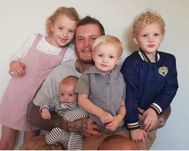 Γυναίκα ξυπνάει κάθε μέρα στις 4:30 το πρωί για να φτιάξει πρωινό στον άντρα της
