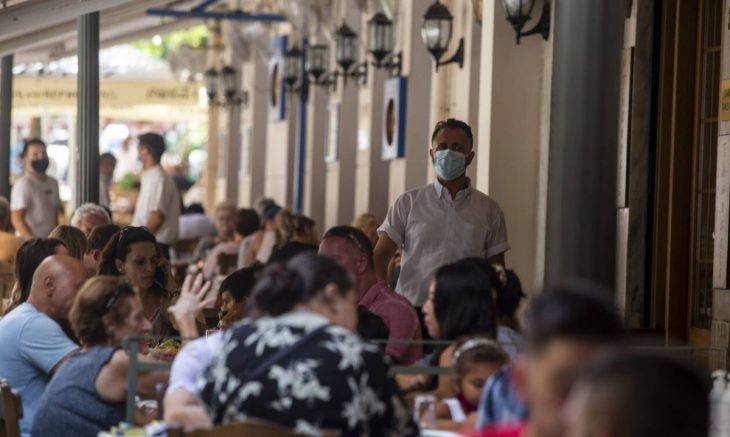 Ανεμβολιαστοι: Απαγόρευση εισόδου ακόμη και σε 12χρονους
