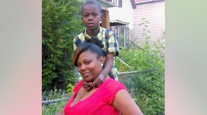Δολοφόνησαν μητέρα στο σημείο που σκοτώθηκε ο γιος της δυο μέρες πριν!