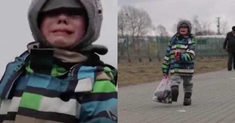 Μικρό αγόρι στην Ουκρανία κλαίει με λυγμούς καθώς περνά τα σύνορα με την Πολωνία