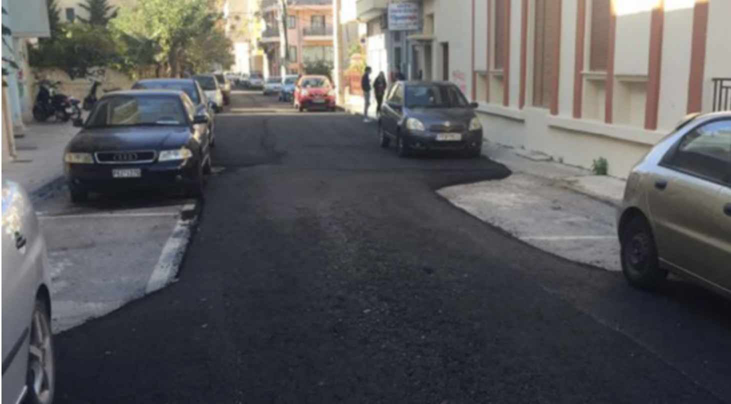 Ως πρόσφατη παρουσιάζεται ασφαλτόστρωση οδού στο Ρέθυμνο από το 2016