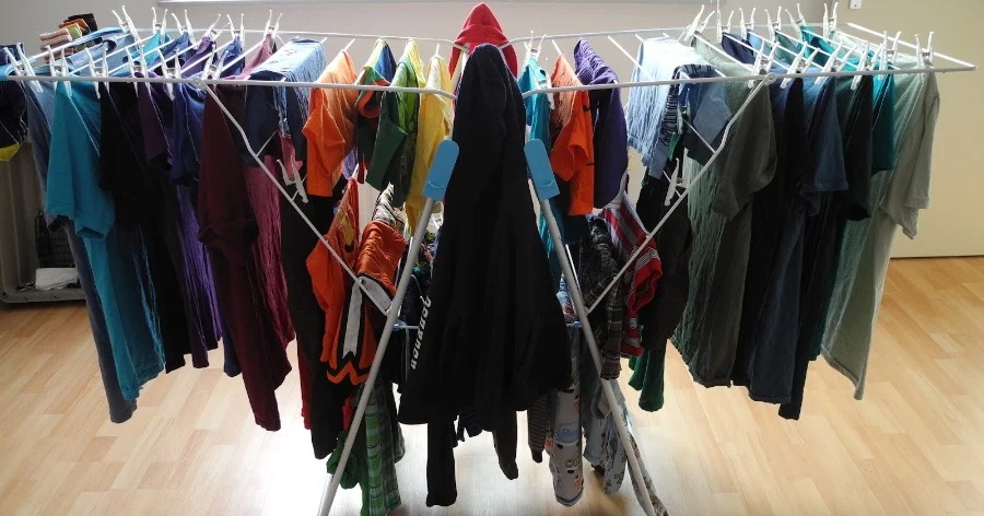 Στεγνώστε τα ρούχα σας γρήγορα με 3 απλά βήματα: Ο τρόπος για να είναι στεγνά ακόμα και τους χειμερινούς μήνες