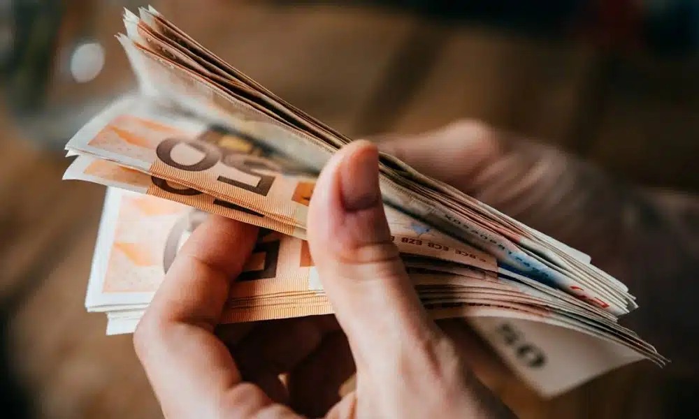 Το άγνωστο επίδομα των 1.000ε – Ποιοι το δικαιούνται – Είναι κρίμα να το χάσεις