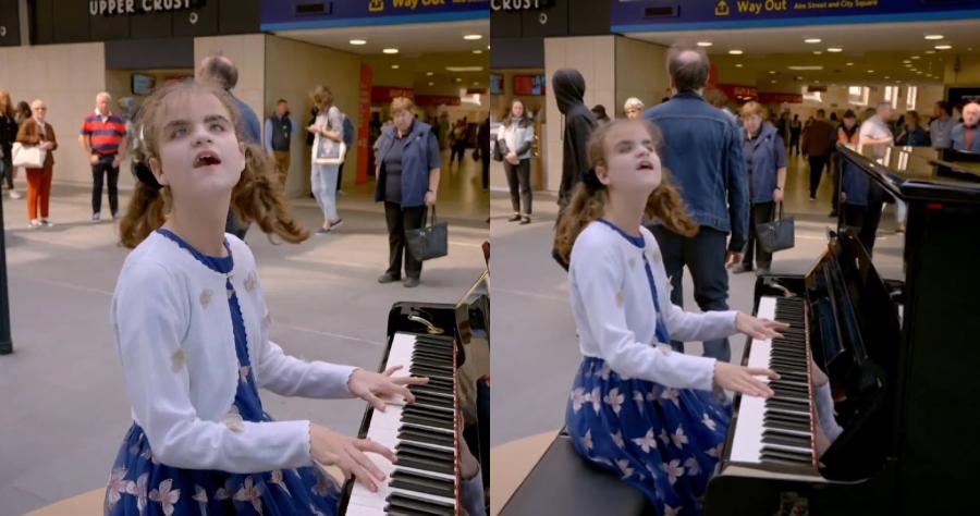 Ρίγη συγκίνησης: Ένα 13χρονο τυφλό κορίτσι σολίστ ερμηνεύει Σοπέν σε σταθμό τρένου και άφησε τους πάντες μαγεμένους