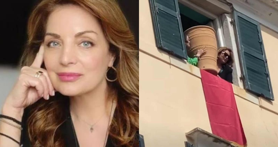 Στην Κέρκυρα η Άντζελα Γκερέκου: Πιστή στο έθιμο των Μπότηδων– Μαζί με τη κόρη της ρίχνει την κανάτα από το παράθυρο