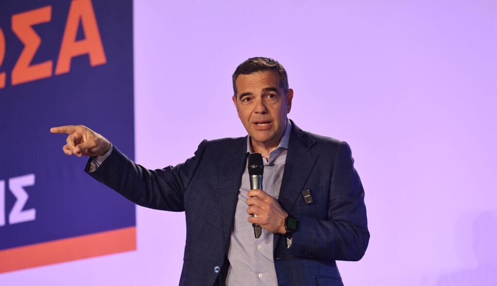 Ταράζει τα νερά, αλλάζει τα δεδομένα: Η μεταγραφή αεροδρομίου του Τσίπρα