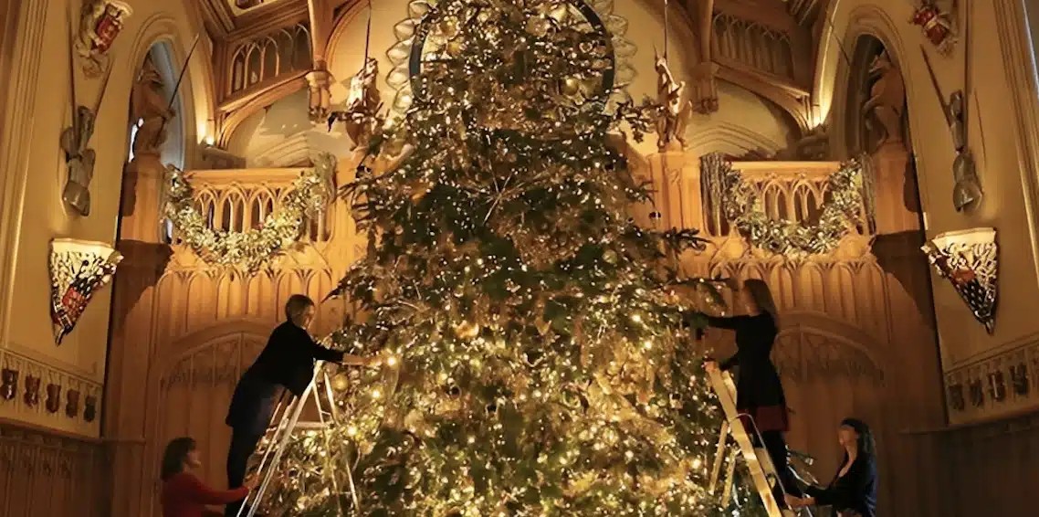 Ο πρώην κηπουρός του βασιλιά Καρόλου αποκαλύπτει το σημείο όπου δεν πρέπει ποτέ να βάλετε το χριστουγεννιάτικο δέντρο