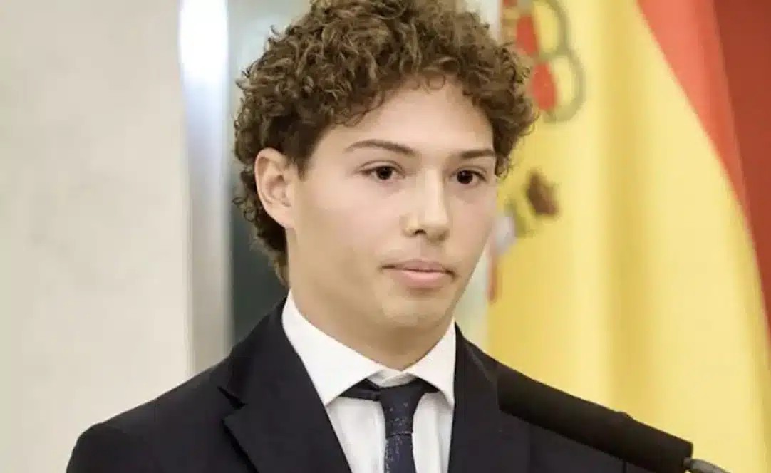 Ουγγαρία: Με το «Χρυσό Μετάλλιο Τιμής» βραβεύτηκε ο 21χρονος Αναστάσιος Γκαρίπης – Είχε σώσει πατέρα και κόρη από πνιγμό