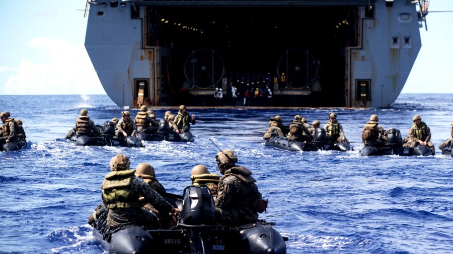 Οι ΗΠΑ αποφάσισαν απόβαση στο Hormuz με 2.500 πεζοναύτες