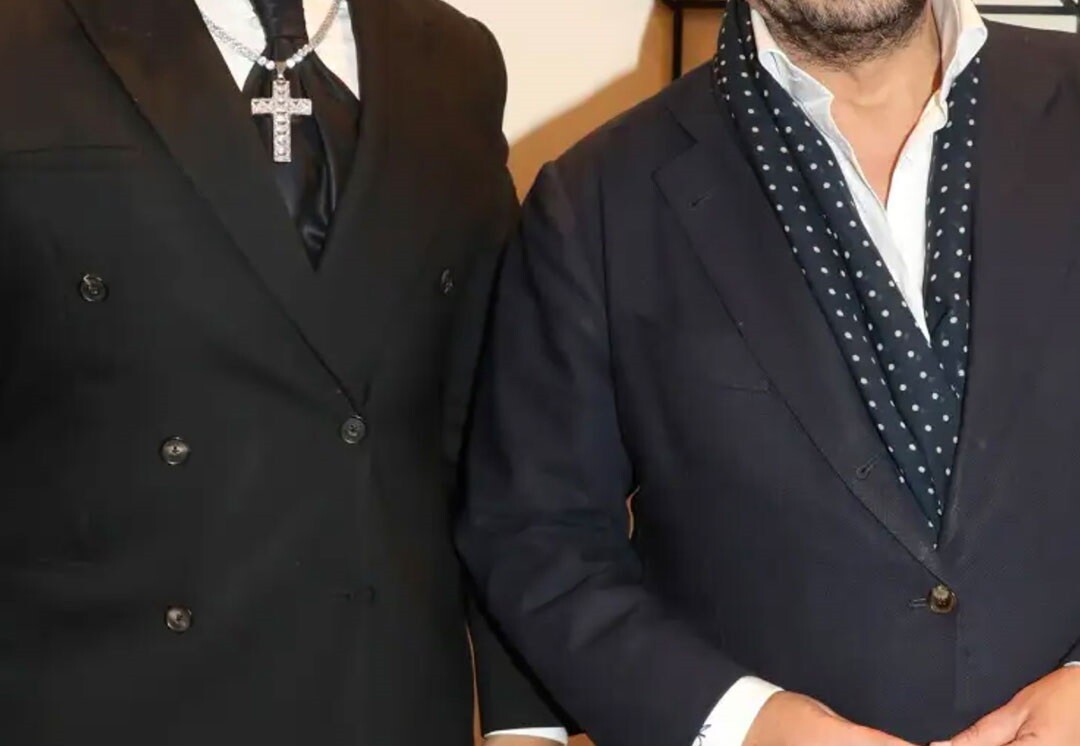 BOMBA ΤΩΡΑ – XΩPIΣE ΤΟ ΠΙΟ ΔΙΑΣΗΜΟ ΓKEΪ ΖΕΥΓΑΡΙ ΣΤΗΝ ΕΛΛΑΔΑ