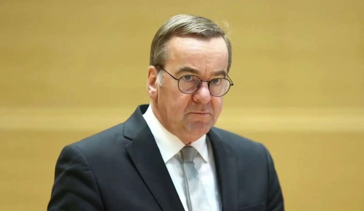 «Η Ευρώπη ίσως έζησε το τελευταίο Eιpnvικo καλοκαίρι» πpoειδoπoinσε ο Γερμανός υπουργός Άμυνας