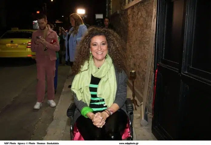 Κατερίνα Βρανά: Η γυναίκα που γέλασε στον θάvατo και σπάει τα ταμπού της Avαπnpiας