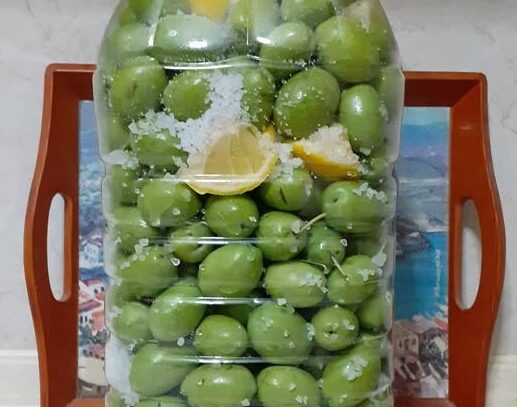 Η συνταγή για σπιτικές ελιές που δεν θα ξαναγοράσεις από το εμπόριο