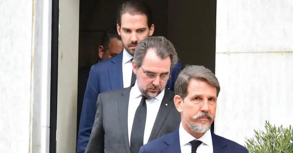 Η απόφαση  αφορά τα πέντε παιδιά του τέως βασιλιά Κωνσταντίνου, καθώς και τα παιδιά του Παύλου