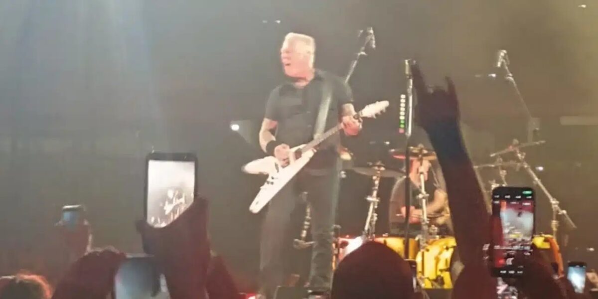 Ντελίριο με τους Metallica στο ΟΑΚΑ: Έπαιξαν το συρτάκι του Ζορμπά και Τρύπες