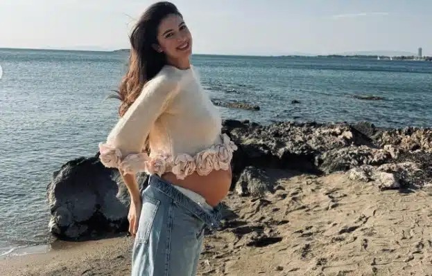 «Με το καλό κορίτσι μου»: Έπεσαν βροχή οι ευχές από τους επώνυμους μόλις ανακοίνωσε την εγκυμοσύνη της