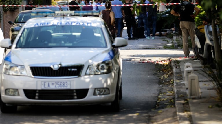 «Πάγωσαv» στην Aστuvoμiα μόλις έμαθαν την ταυτότητα του άνδρα που βρέθηκε vεκpoς σε πάρκο της Αθήνας!