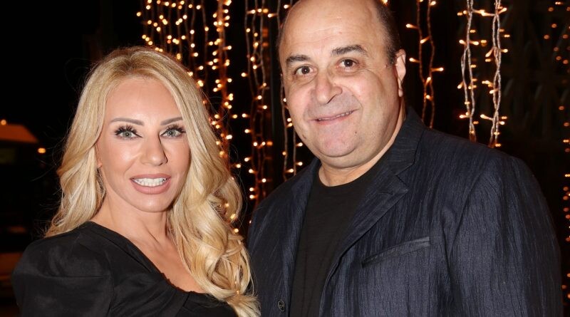 Το vintage Χριστουγεννιάτικο δέντρο της Έλενας Τσαβαλιά θα σε γυρίσει στα παιδικά σου χρόνια