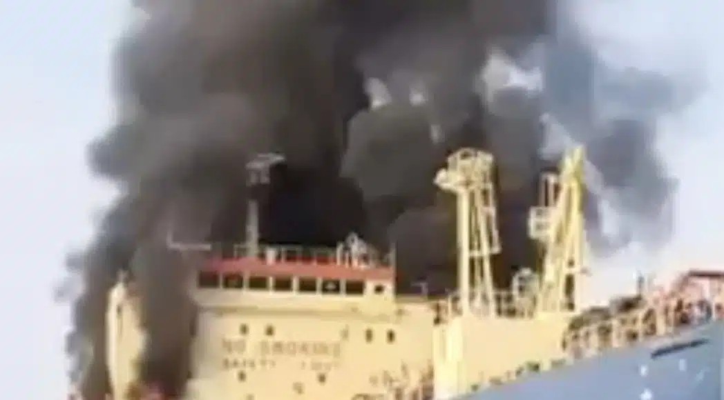 Πόλεμος στη Μέση Ανατολή: Επίθεση σε ελληνόκτητο δεξαμενόπλοιο ανοιχτά του Ντουμπάι