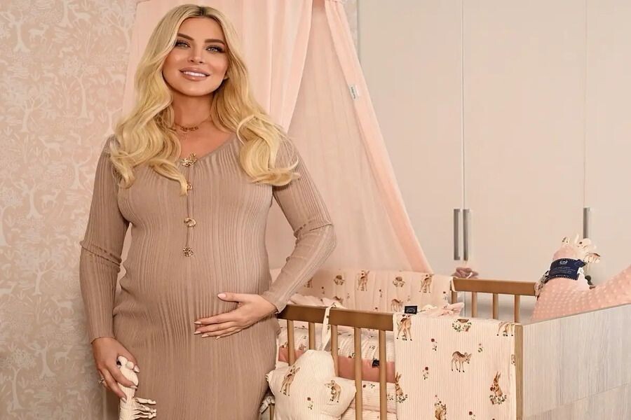 Υπερπαραγωγή το δωμάτιο της κόρης της – Οι νέες φωτογραφίες