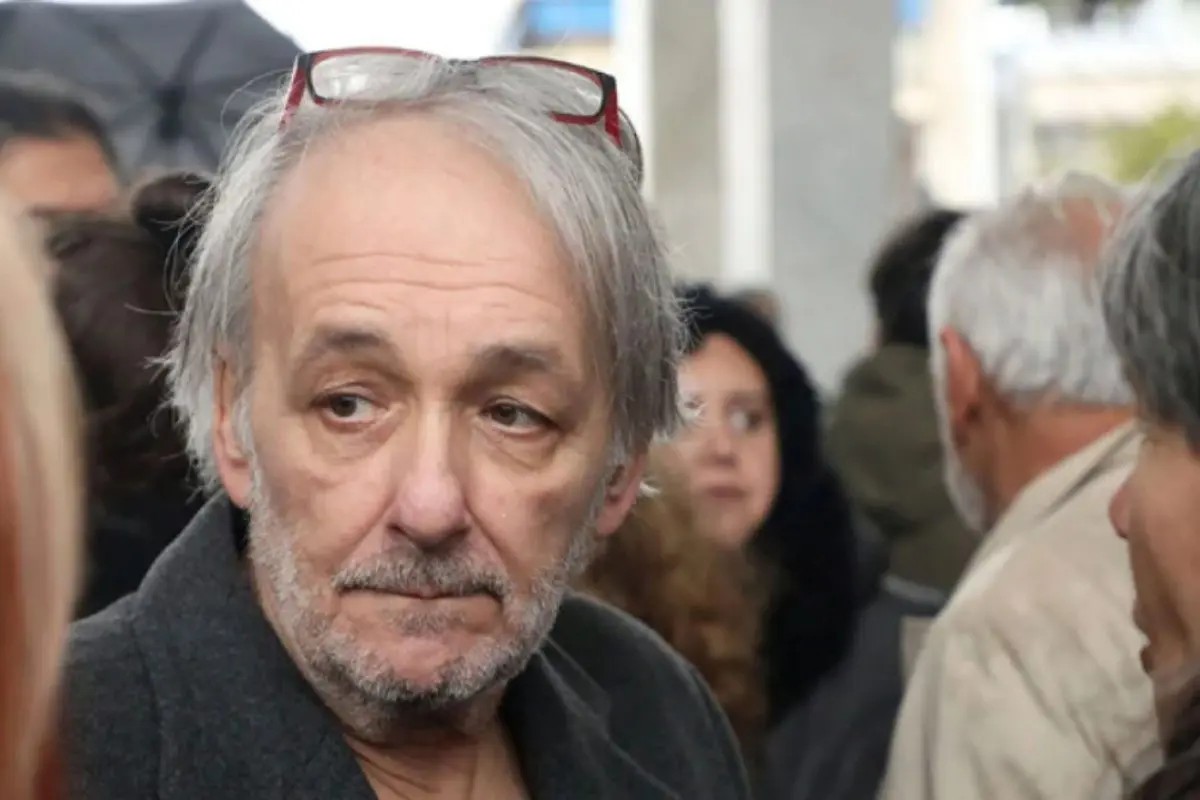 ΕΚΤΑΚΤΟ: ΜΟΛΙΣ ΜΑΘΕΥΤΗΚΕ ΑΠΟ ΤΗΝ ΣΥΝΤΡΟΦΟ ΤΟΥ ΜΙΚΡΟΥΤΣΙΚΟΥ – ΣΤΟ ΝΟΣΟΚΟΜΕΙΟ ΕΠΑΘΕ…