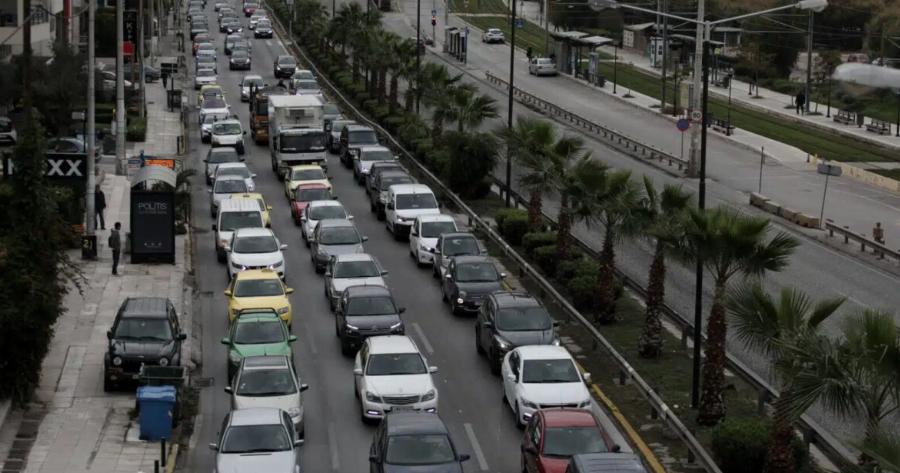 Τροχαίο στην Ποσειδώνος: Νεκρός ο οδηγός που έπαθε ανακοπή και «καρφώθηκε» σε τούνελ