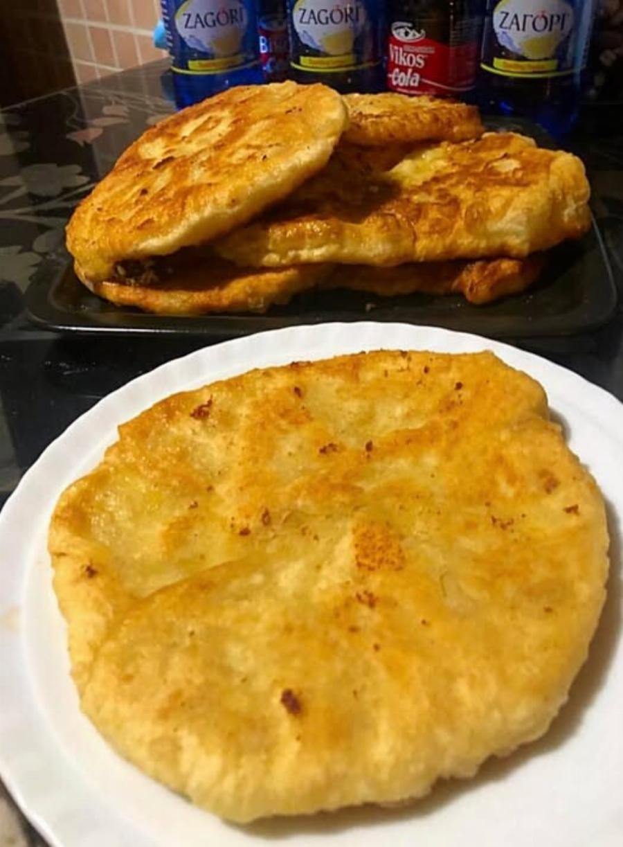 Αυτά τα τηγανόψωμα χρειάζονται μόνο 3 υλικά και δεν προλαβαίνουν να κρυώσουν! Δοκίμασε τα