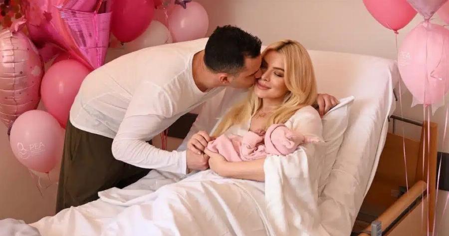 Κατερίνα Καινούργιου: Οι πρώτες φωτογραφίες με το μωρό και τον Παναγιώτη Κουτσουμπή – «Χάνομαι σε δάκρυα χαράς»