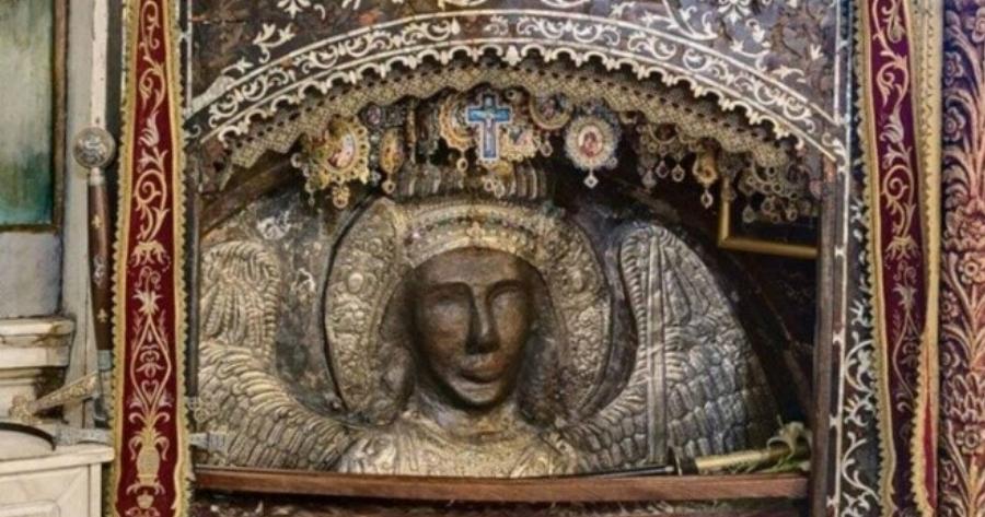 Προκαλεί ανατριχίλα το Μέγα Θαύμα του Ταξιάρχη Μανταμάδου: «Άνοιξαν τα κατάμαυρα σύννεφα και το αεροδρόμιο»